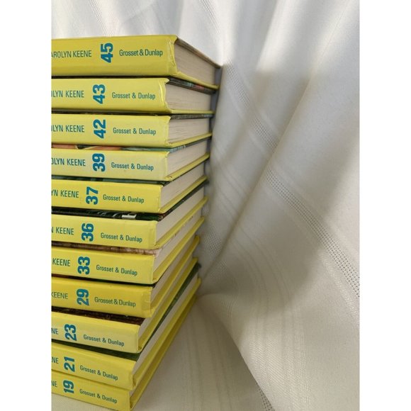 Lot of 22 Nancy Drew Mystery Glossy Flashlight Series (#1-45 Assorted) - Picture 6 of 7